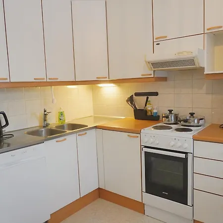 57m2 With Cozy Workspace, 100m From Bus Stop *