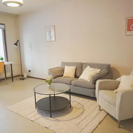 57m2 With Cozy Workspace, 100m From Bus Stop لاهتي