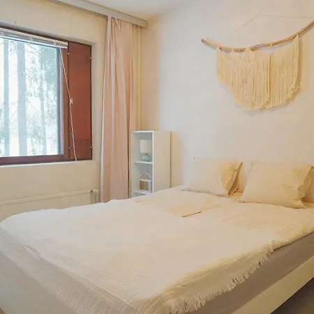57m2 With Cozy Workspace, 100m From Bus Stop شقة *